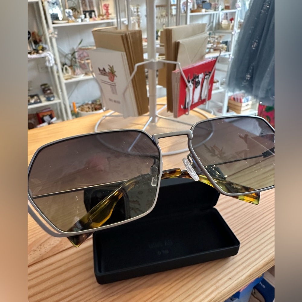 MCQ Sunglasses - Picture 3 of 5